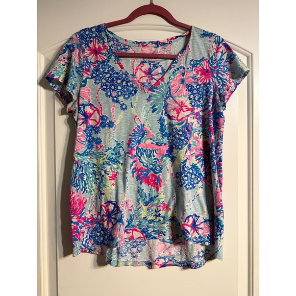 Lilly Pulitzer Tops - Lilly Pulitzer Etta V-Neck Top Medium Blue Pink Floral Slub Tee Tropical Preppy